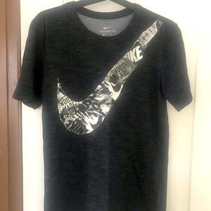 Nike dri-fit tshirt